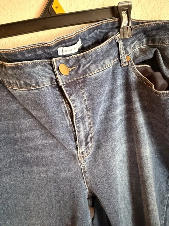 Women's Straight-Leg Dark Blue Jeans - Picture 3 of 6